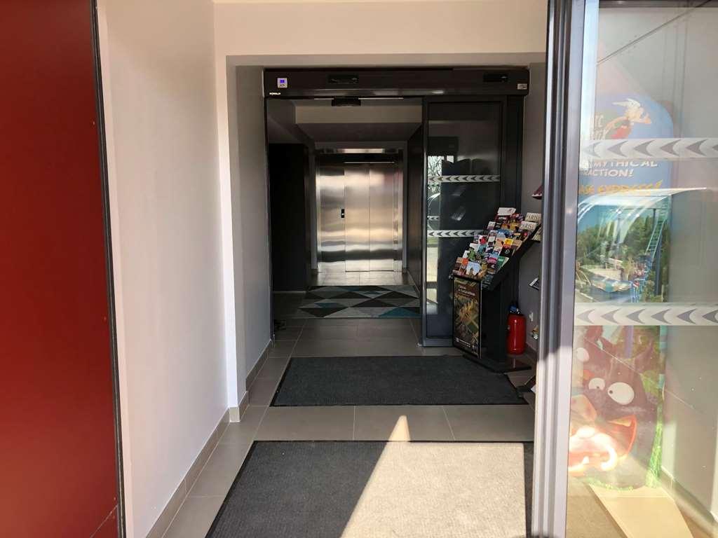 Hotel Akena Aeroport Charles De Gaulle - Saint Witz Saint-Witz Exterior foto
